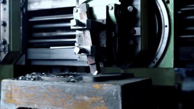 Bitki videosunda çalışan metal makine aracı