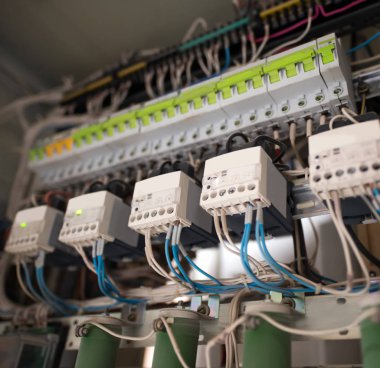 Elektrik. Sigortalar ve Kontaktörler fotoğrafı