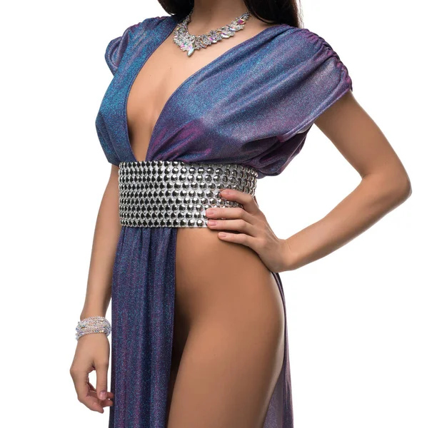 Wunderschöne Brünette in sexy langes Kleid isoliert Ansicht — Stockfoto