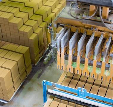 Brickyard. Atölye yığılmış tuğla üstten görünüm