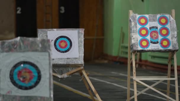 Soportes con marcas de puntería impresas video — Vídeo de stock