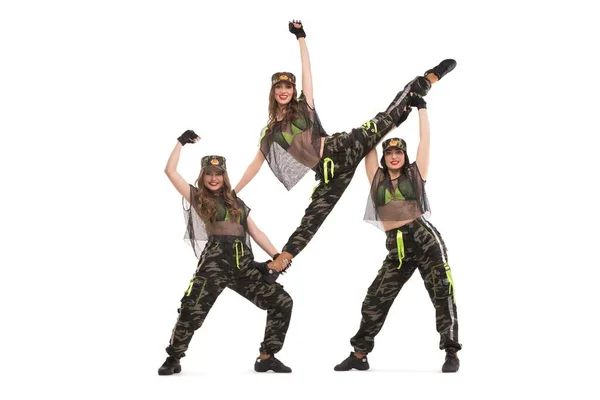 Showgirls i militära kostymer skjutna — Stockfoto