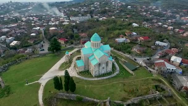 Bagrati katedrála v centru Kutaisi, Georgia — Stock video