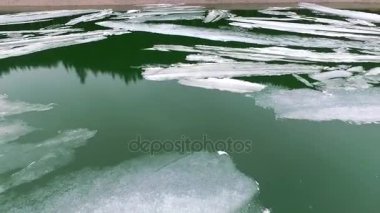 güzel dağ gölü kütleleri ile