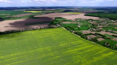 bulutlar sahada gölge ile güzel manzara