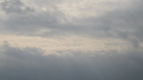 Pohyb mraků overcasted obloze, video — Stock video