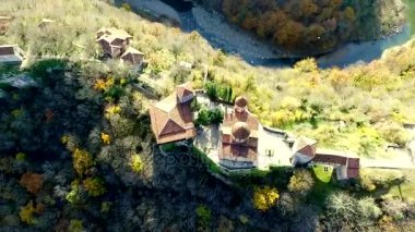 Motsameta Georgia, güneşli bir hava