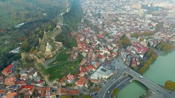 Tbilisi overlooking Narikala fortress and Sioni church, Georia, aerial — Stock Video