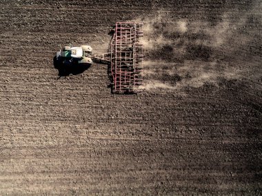 Alan, en iyi görünümü sürme traktör