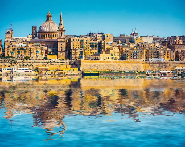 Vista de Marsamxett Harbour e Valletta — Fotografia de Stock