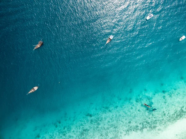 Beautiful blue ocean with boats top view — Stock Photo, Image