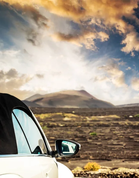 Car and landscape — Stock Photo, Image