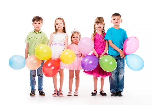 Милые дети празднуют день рождения — стоковое фото