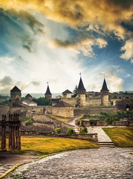 Кам'янець-Подільська фортеця з відстані — стокове фото
