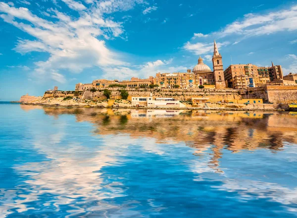 Vista sulla Valletta dal mare — Foto Stock