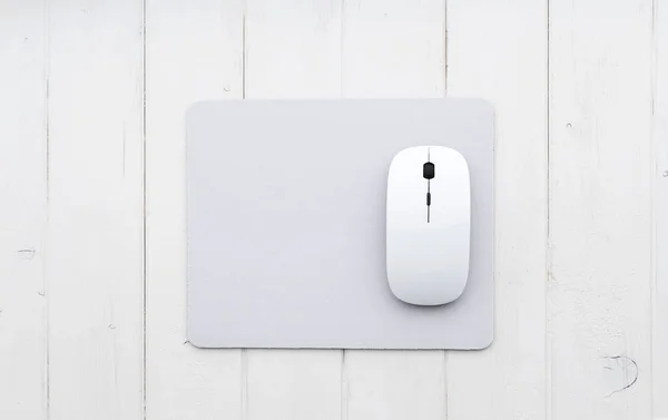 Білий комп'ютерної миші — стокове фото