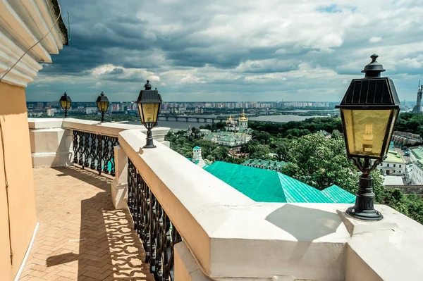 View of Kyiv from Kyiv Pechersk Lavra terrace — Stock Photo, Image