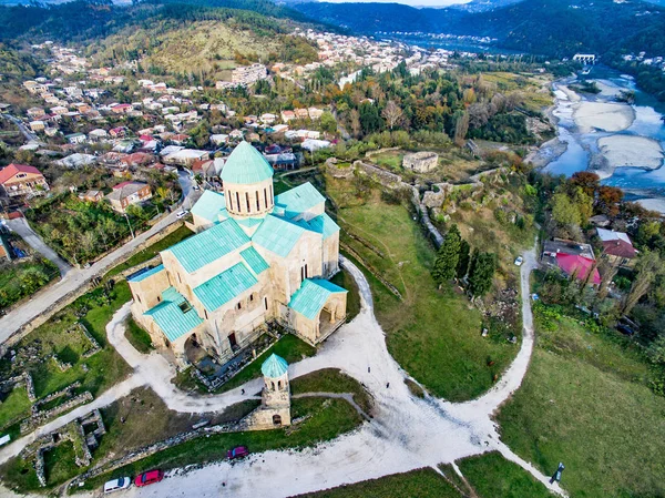 Bagrati-kathedrale im kutaisi-zentrum, georgien — Stockfoto