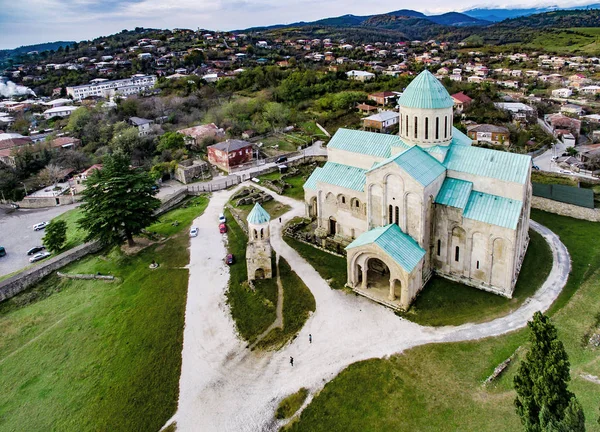Собор Баграти в центре Кутаиси, Грузия — стоковое фото