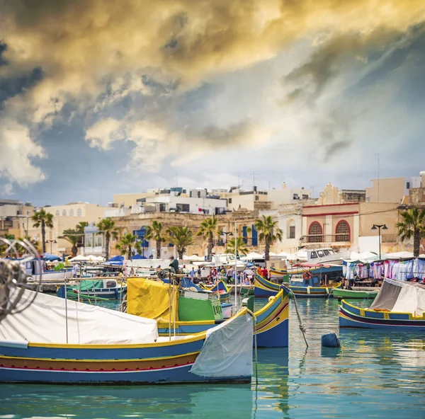 Barco de pesca em marsaxlokk — Fotografia de Stock