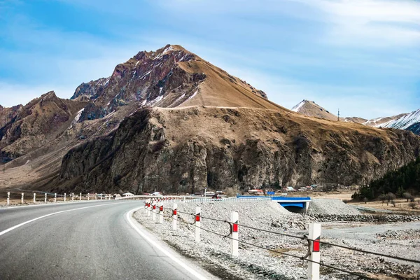 Gürcistan'daki mountaun yol