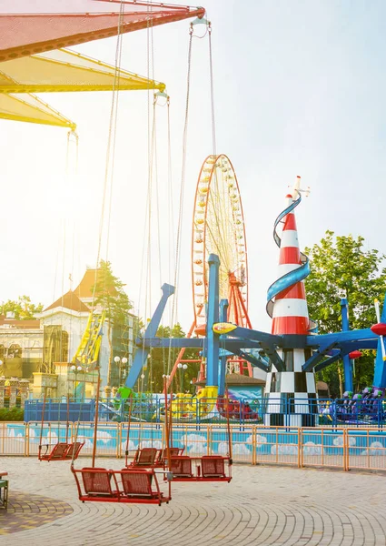 Parque de verão de diversões — Fotografia de Stock