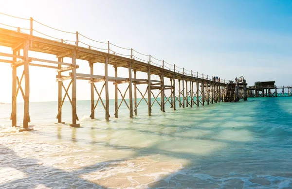 İlkel köprüde Yerel: zanzibar, Tanzanya
