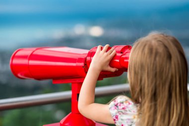 Genç Kız Kulesi Görüntüleyicisi yoluyla arıyorsunuz