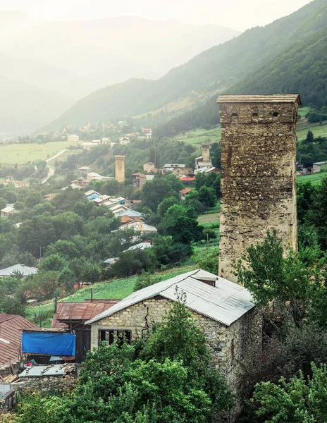 Τοπίο με Svan Πύργος — Φωτογραφία Αρχείου