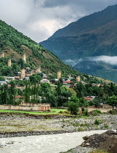 Asciugamani di cigno in Mestia, regione di Svaneti, Georgia — Foto Stock