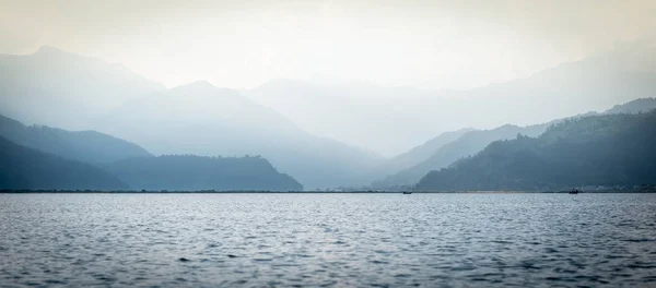 Vue panoramique du lac Phewa, Népal — Photo