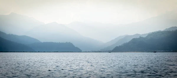 Panoramablick auf phewa see, nepal — Stockfoto