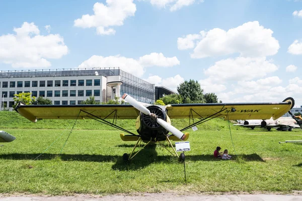 クラクフの航空博物館でプロペラ飛行機 — ストック写真