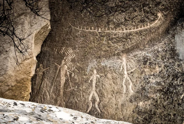 Starověké skalní rytiny Petroglyfy v Gobustan — Stock fotografie