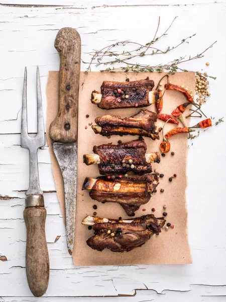 Costillas de cerdo con especias, primer plano —  Fotos de Stock