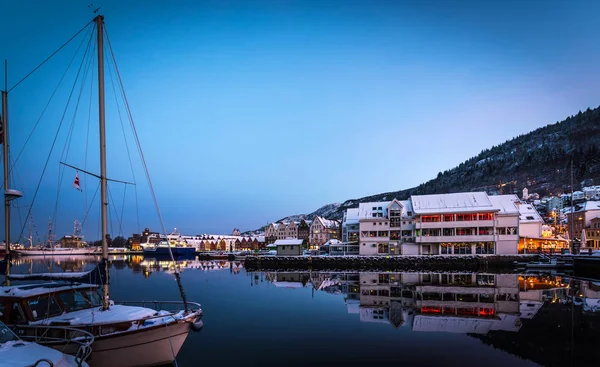 Bergen v noci — Stock fotografie