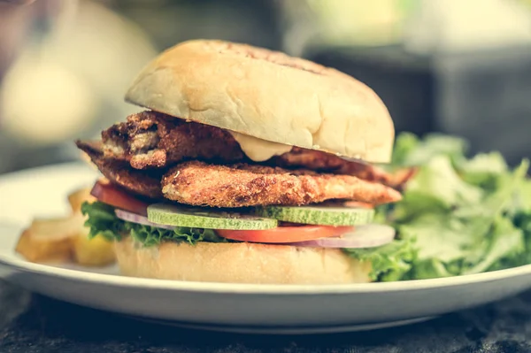 Street food fishburger — Stock Photo, Image