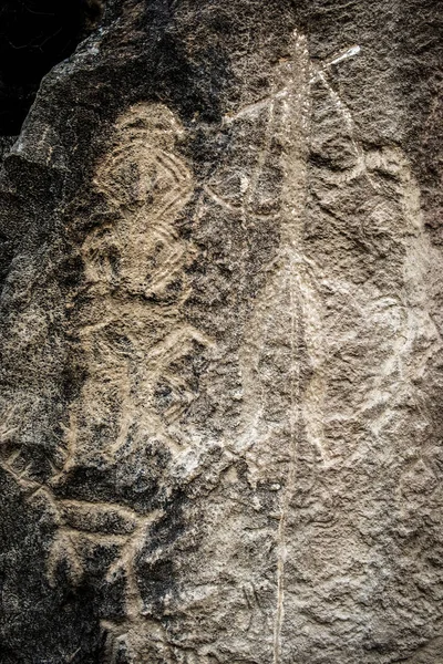 Prehistoric rock carving petroglyphs in Gobustan — Stock Photo, Image