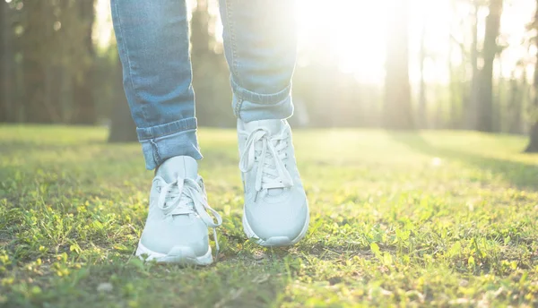 Stepping w buty dobre do biegania — Zdjęcie stockowe