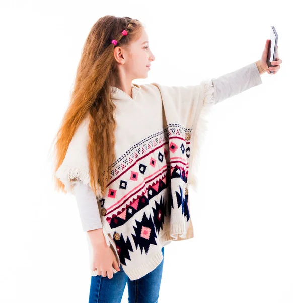 십 대 소녀는 Selfie 만들기 — 스톡 사진