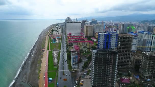 4k sköt över Batumi stadsområde och staden — Stockvideo