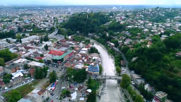 Vista aérea del centro de la ciudad de Kutaisi — Vídeos de Stock