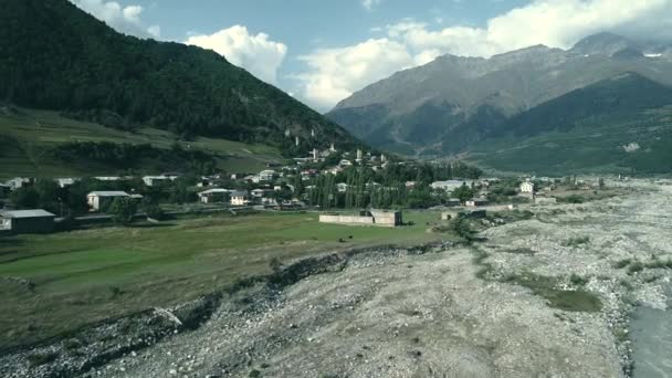 Vista aérea da paisagem rural de Mestia — Vídeo de Stock