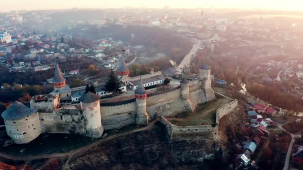 Vista aérea del fuerte Kamianets Podilskyi — Vídeos de Stock