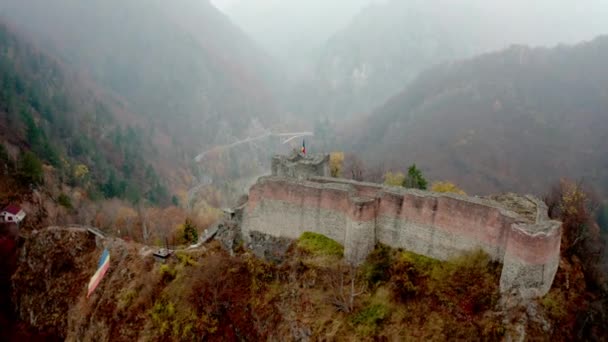 Vista superior del castillo de Poenari — Vídeos de Stock