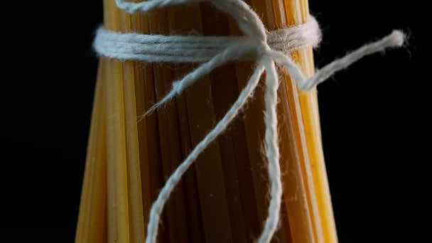 Pasta biologica legata con spago — Video Stock