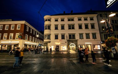 Akşam Linz Meydanı