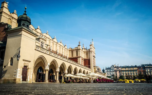 Slunečný výhled na tržiště v Krakově — Stock fotografie