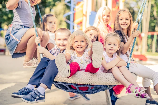 Glimlachen van kleine kinderen — Stockfoto