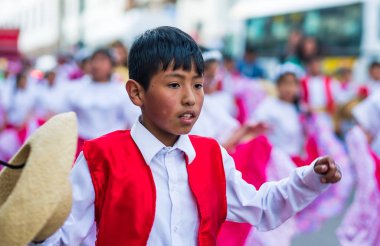 Cusco caddesinde geleneksel tatil